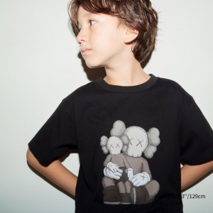 Koszulki Z Grafiką Dziecięce Uniqlo KAWS UT (Short-Sleeve) Czarne,Uniqlo Polska | V385082